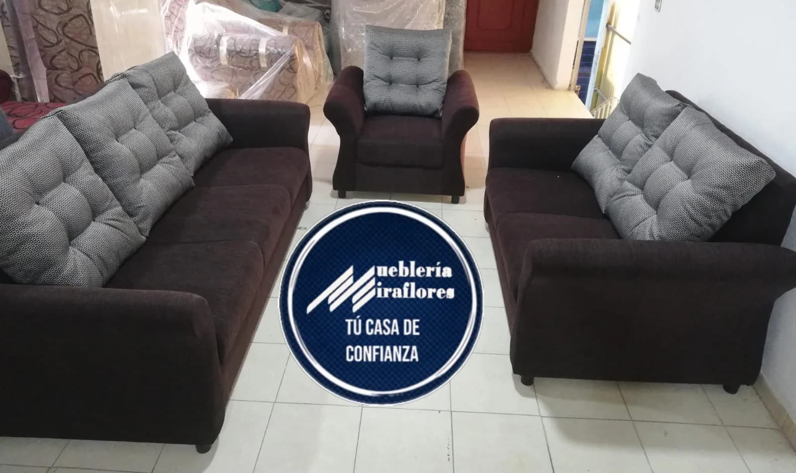 Sala de tres piezas, dos tonos